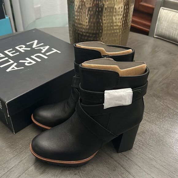 NATURALIZER Lyra Lug Sole Booties (WIDE) - Picture 5 of 11